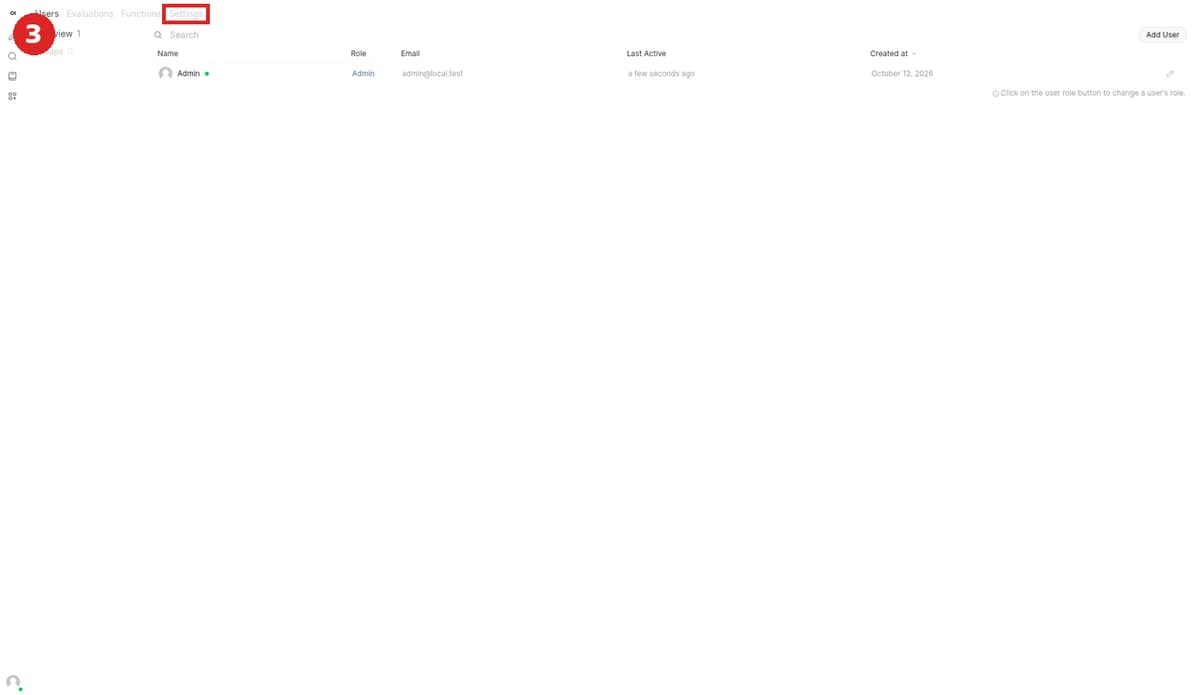 进入 Admin Panel 后，点击顶部的 Settings 标签（红框）